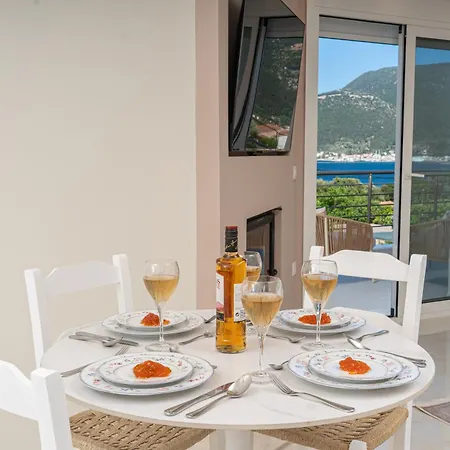 Апартаменты Melina's Каравомилос